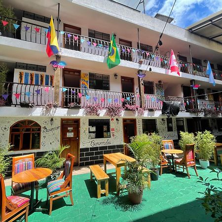 El Jardin Escondido Party Hostel Banos  Exterior photo