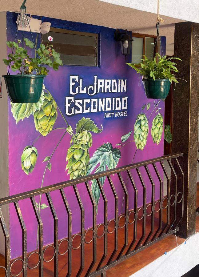 El Jardin Escondido Party Hostel Banos  Exterior photo